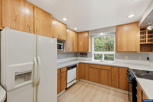 3696 Spring St S, Salem, OR 97302