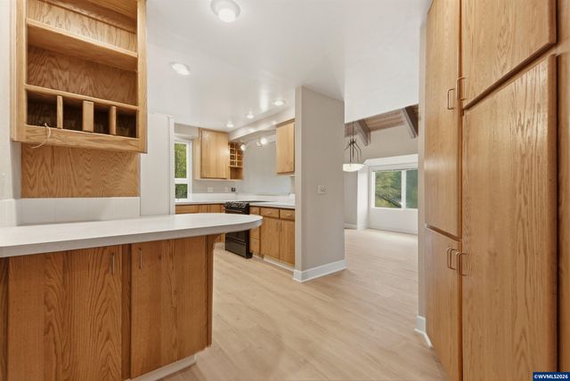 3696 Spring St S, Salem, OR 97302