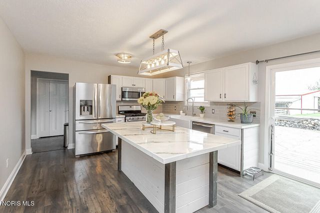 12560 Neapolis Waterville Road, Whitehouse, OH 43571