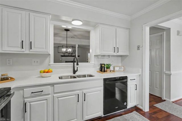 2423 Rennie DR, Virginia Beach, VA 23454