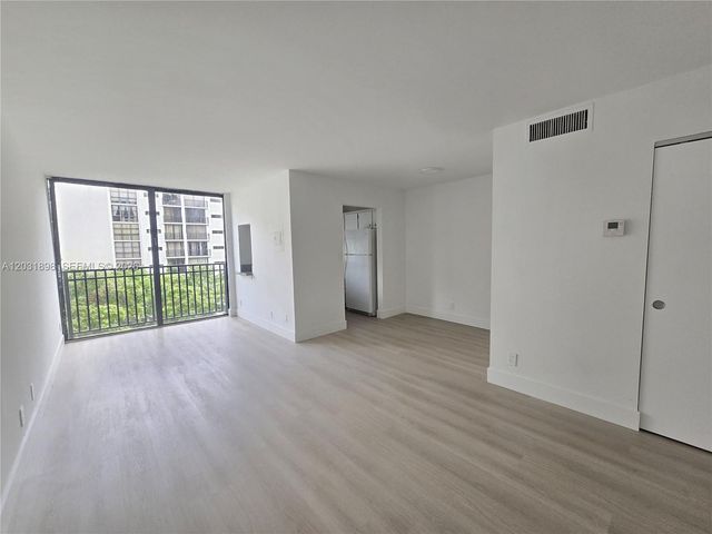 16919 N Bay Road 517, Sunny Isles Beach, FL 33160