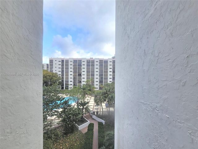 16919 N Bay Road 517, Sunny Isles Beach, FL 33160