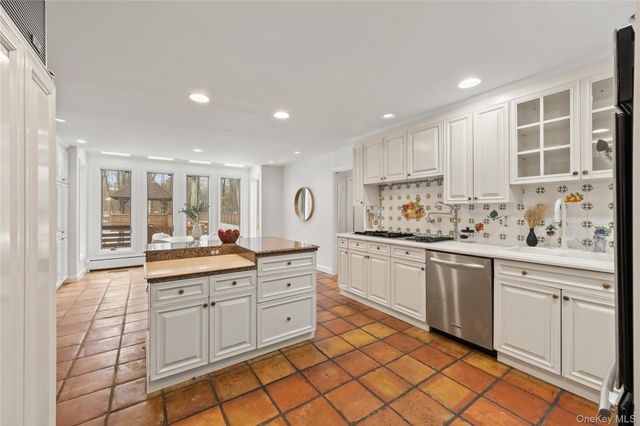 48 Woodhaven Drive, New City, NY 10956