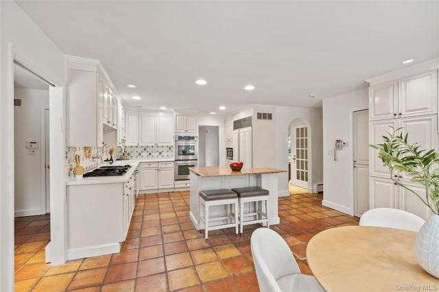 48 Woodhaven Drive, New City, NY 10956