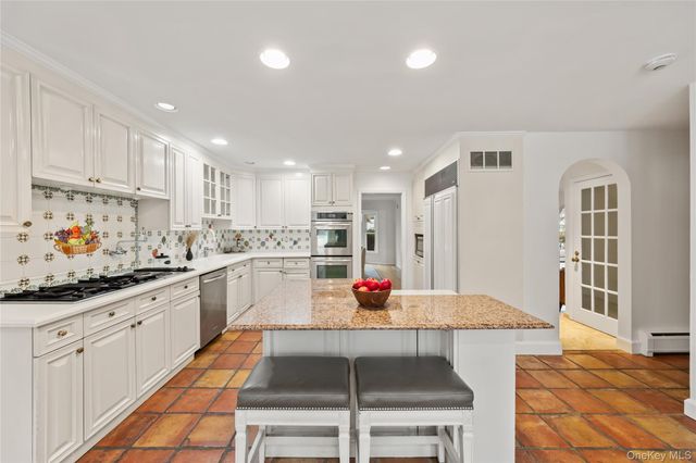 48 Woodhaven Drive, New City, NY 10956