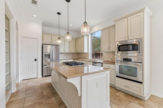 8210 Thunder Ridge Way, Missouri City, TX 77459
