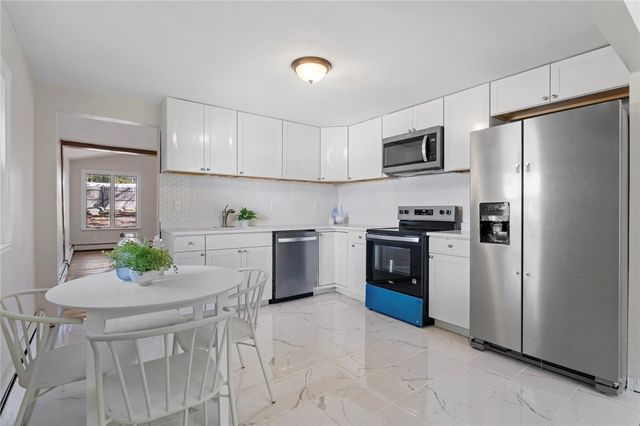 400 Schooner Avenue, Jamestown, RI 02835