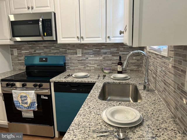 2033 N FUTON AVE, Baltimore, MD 21217
