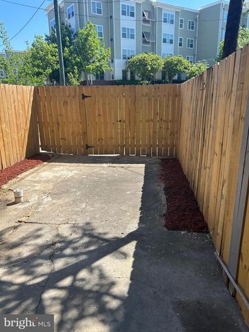 2033 N FUTON AVE, Baltimore, MD 21217