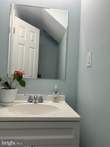 2033 N FUTON AVE, Baltimore, MD 21217