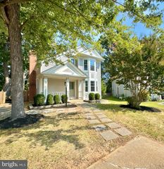 15220 LARKSPUR LN, Montclair, VA 22025