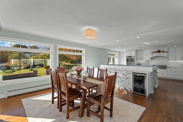 21 Harbor Street, Branford, CT 06405