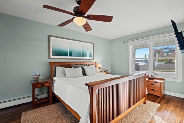 21 Harbor Street, Branford, CT 06405