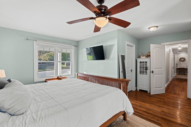 21 Harbor Street, Branford, CT 06405