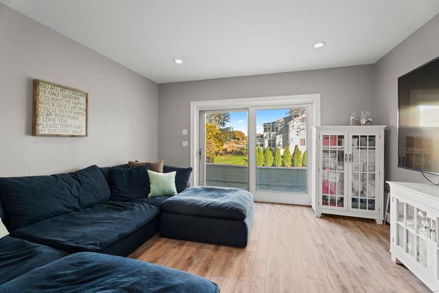 21 Harbor Street, Branford, CT 06405