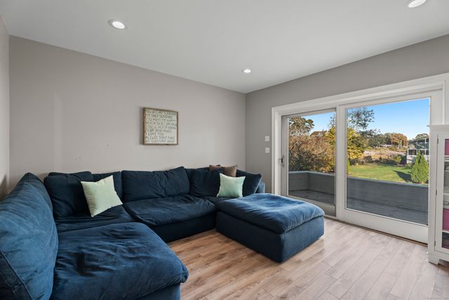 21 Harbor Street, Branford, CT 06405