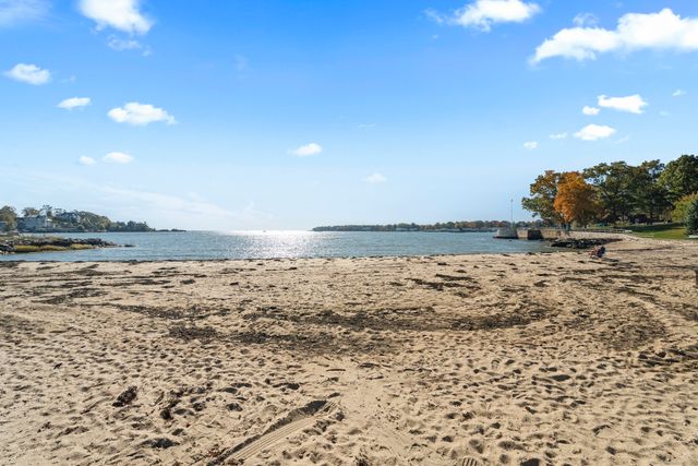 21 Harbor Street, Branford, CT 06405