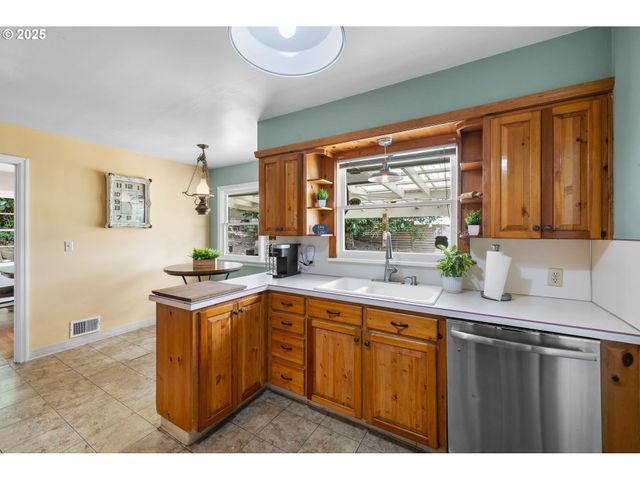 632 Ne EVERETT St, Camas, WA 98607