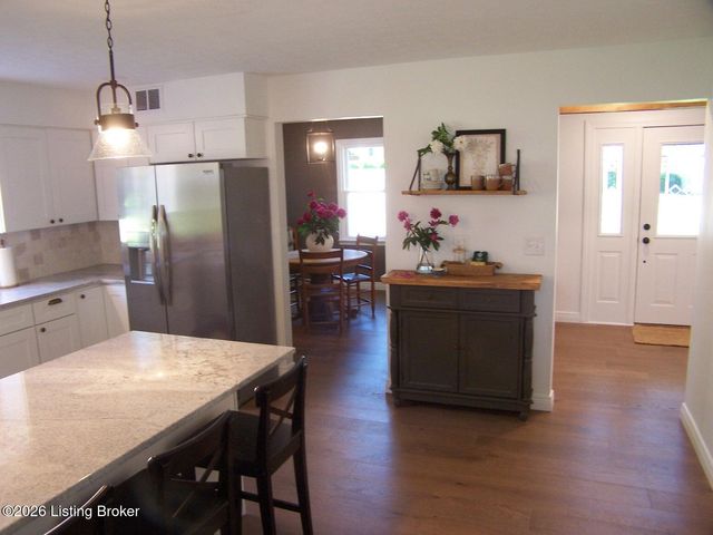 136 Goodloe Ave, Bloomfield, KY 40008