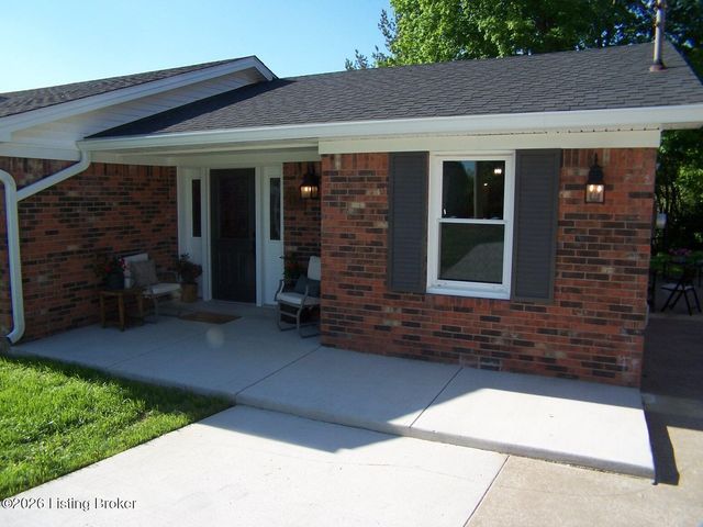 136 Goodloe Ave, Bloomfield, KY 40008