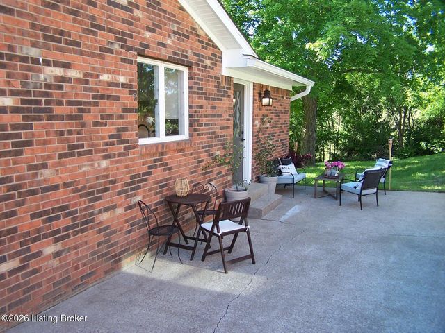 136 Goodloe Ave, Bloomfield, KY 40008
