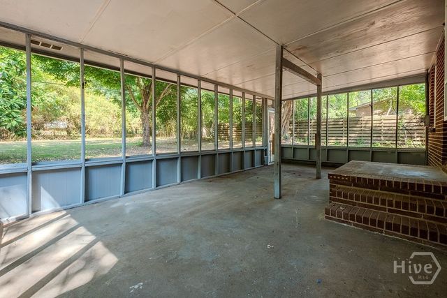 765 Glenn Carrie Road, Hull, GA 30646