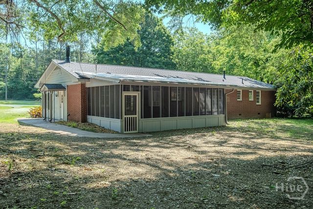 765 Glenn Carrie Road, Hull, GA 30646