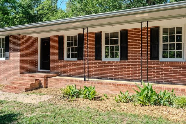 765 Glenn Carrie Road, Hull, GA 30646