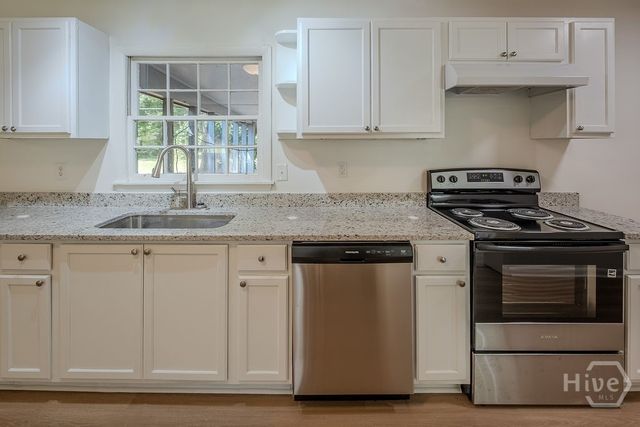 765 Glenn Carrie Road, Hull, GA 30646