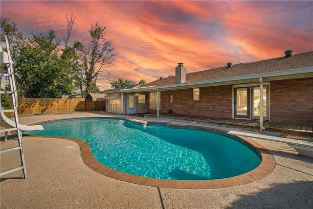 910 26th Street, Rogers, AR 72756