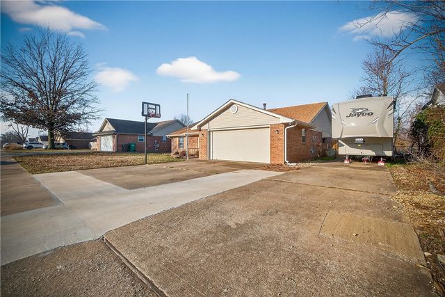 910 26th Street, Rogers, AR 72756