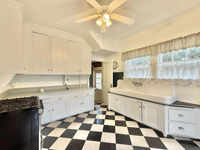 647 Milwaukee Road, Beloit, WI 53511