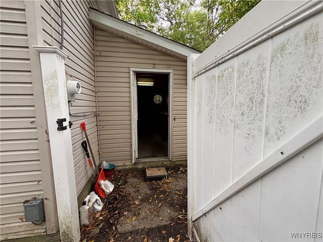 799 Main Street, West Seneca, NY 14224