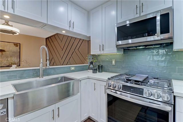 3605 E Anaheim Street 102, Long Beach, CA 90804