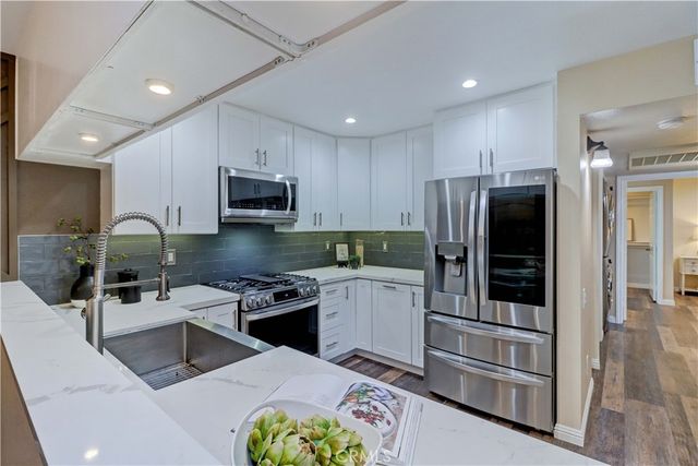 3605 E Anaheim Street 102, Long Beach, CA 90804