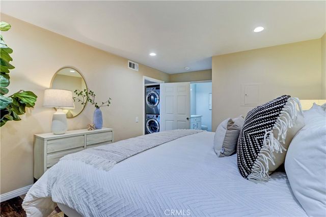 3605 E Anaheim Street 102, Long Beach, CA 90804