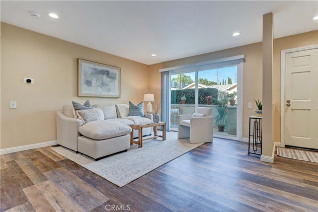 3605 E Anaheim Street 102, Long Beach, CA 90804