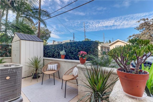 3605 E Anaheim Street 102, Long Beach, CA 90804