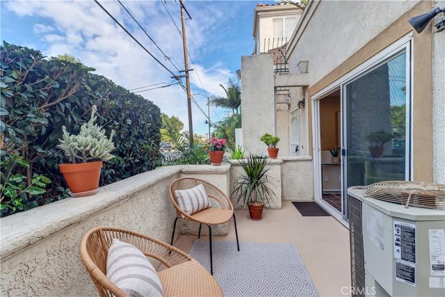 3605 E Anaheim Street 102, Long Beach, CA 90804