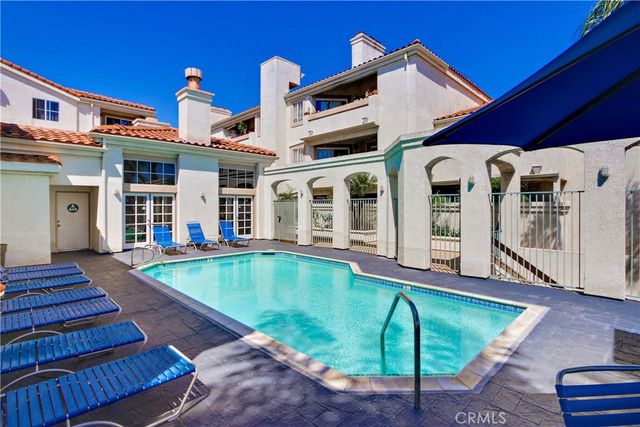 3605 E Anaheim Street 102, Long Beach, CA 90804