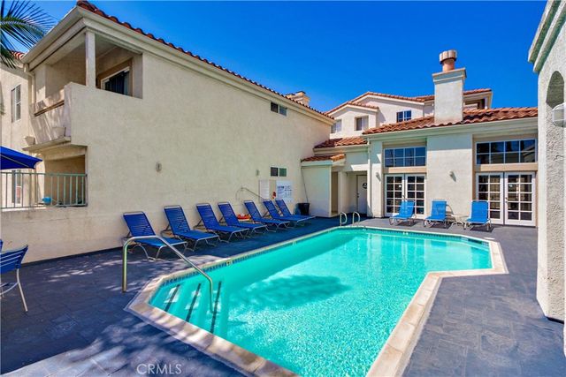 3605 E Anaheim Street 102, Long Beach, CA 90804