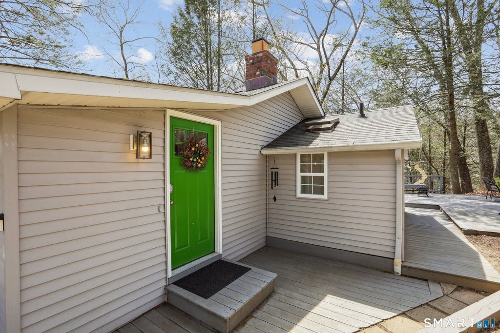 10 Capitol Drive, Newtown, CT 06482