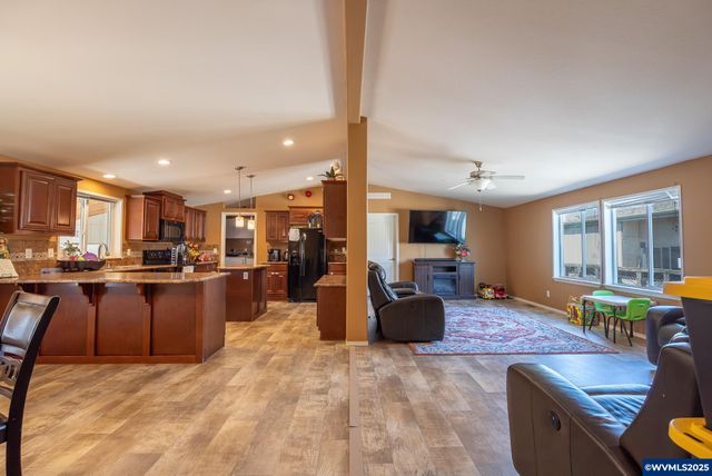 5287 Crystal St NE 226, Salem, OR 97305