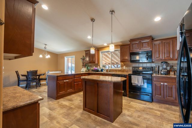 5287 Crystal St NE 226, Salem, OR 97305