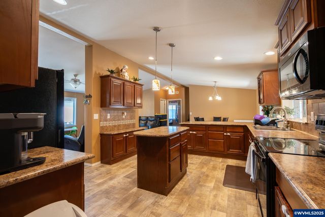 5287 Crystal St NE 226, Salem, OR 97305