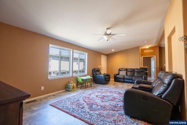5287 Crystal St NE 226, Salem, OR 97305