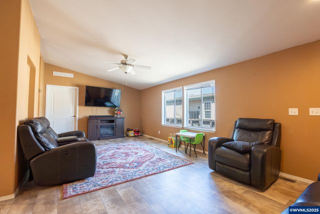5287 Crystal St NE 226, Salem, OR 97305