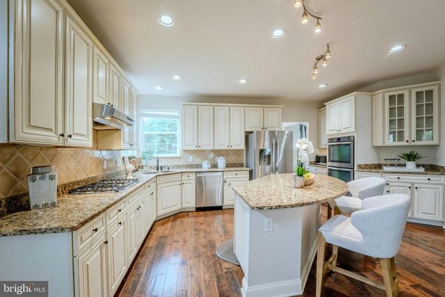 42134 AUTUMN RAIN CIR, Brambleton, VA 20148
