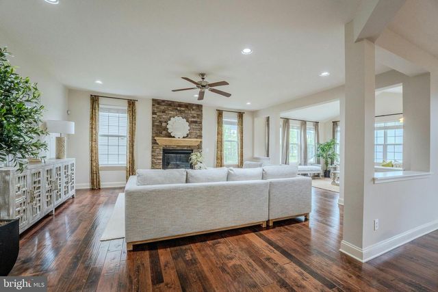 42134 AUTUMN RAIN CIR, Brambleton, VA 20148