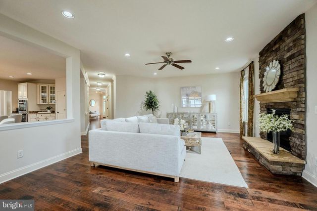42134 AUTUMN RAIN CIR, Brambleton, VA 20148